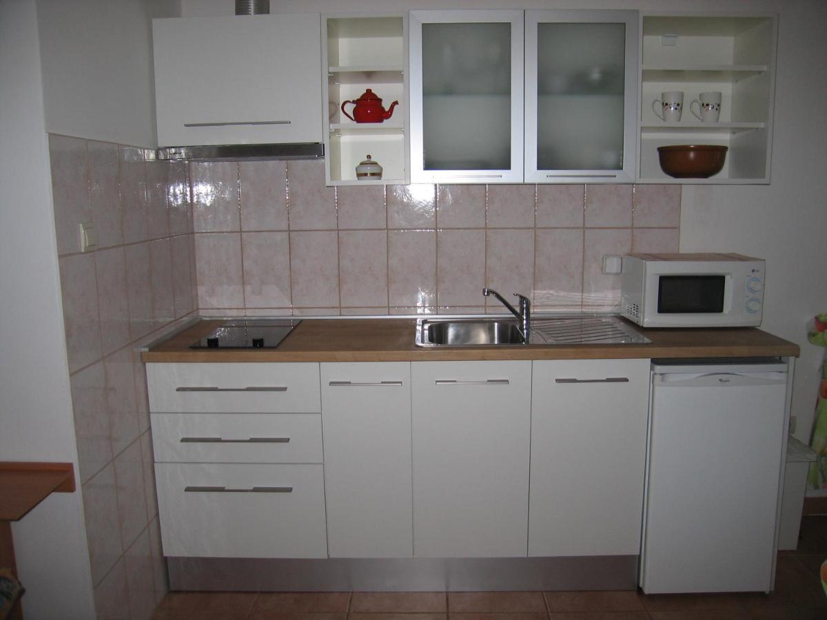 Studio Max With Parking Ровинь Экстерьер фото